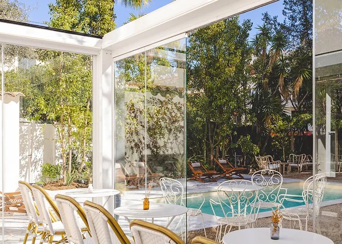 Le Sud فندق جوان ليه باه